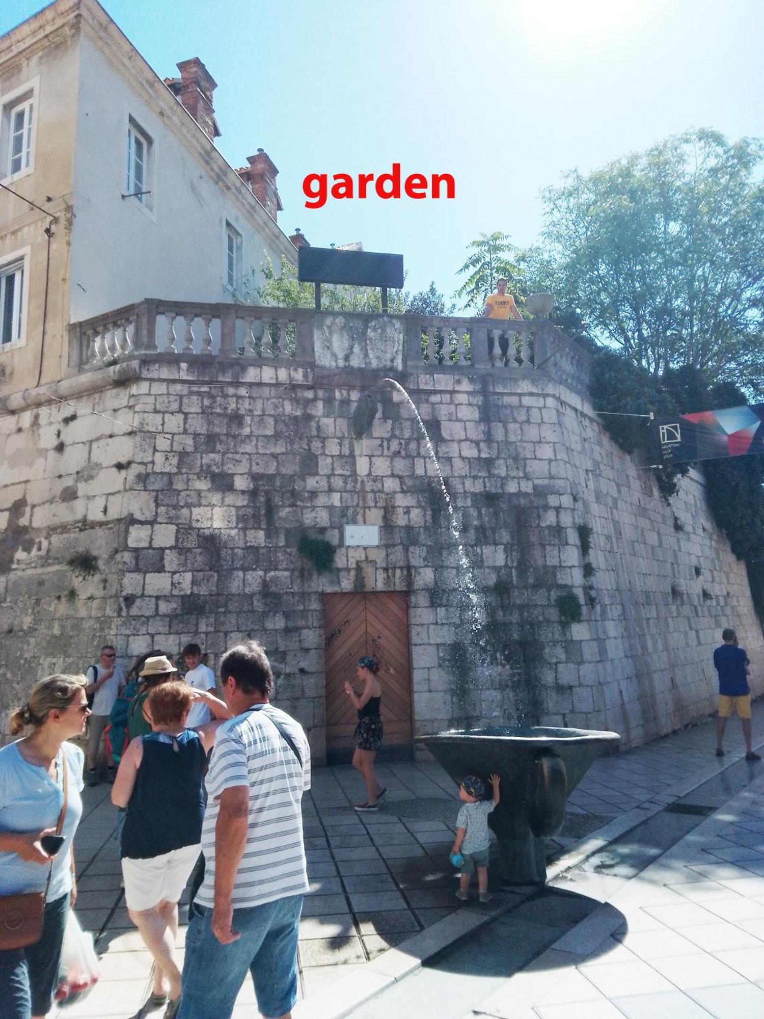 Apartmán Garden In The Center Split Exteriér fotografie