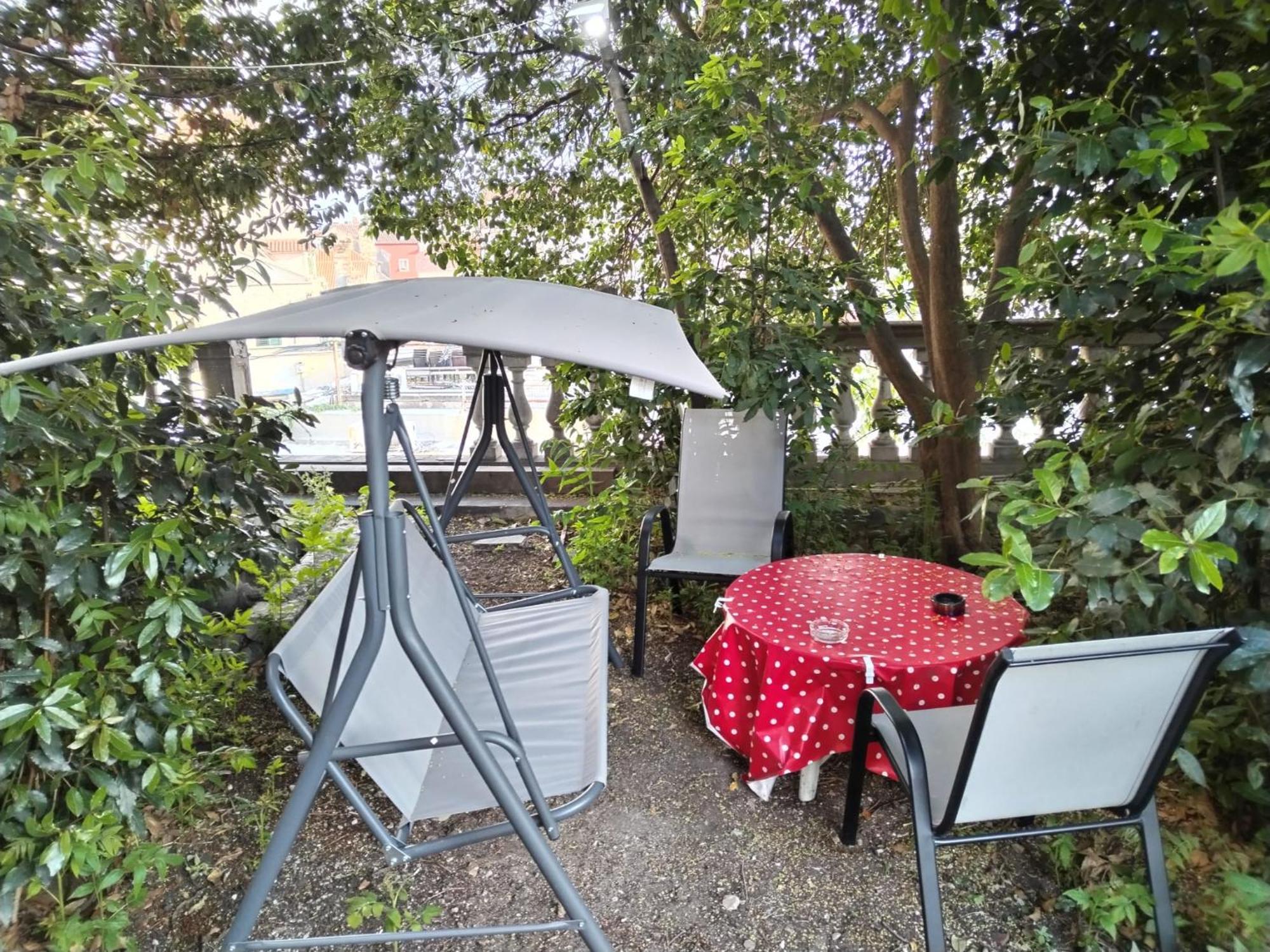 Apartmán Garden In The Center Split Pokoj fotografie